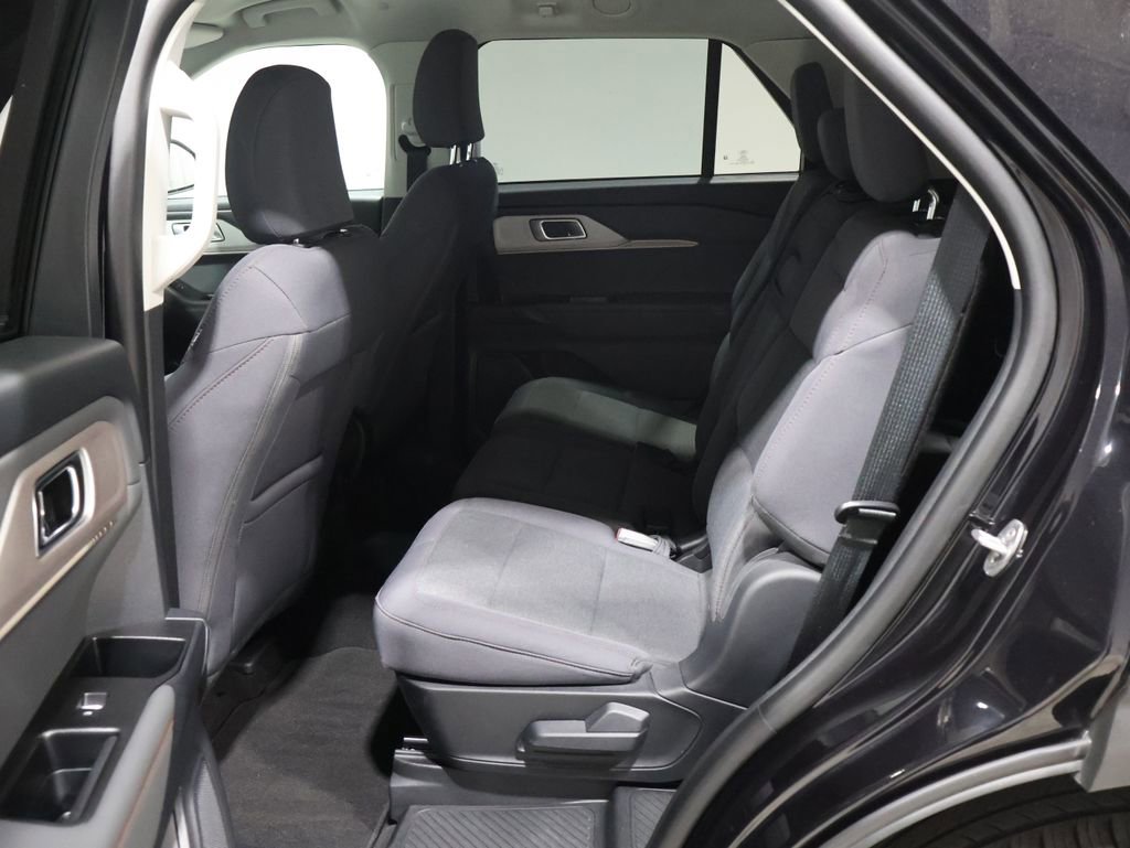Used 2025 Ford Explorer Active image 16