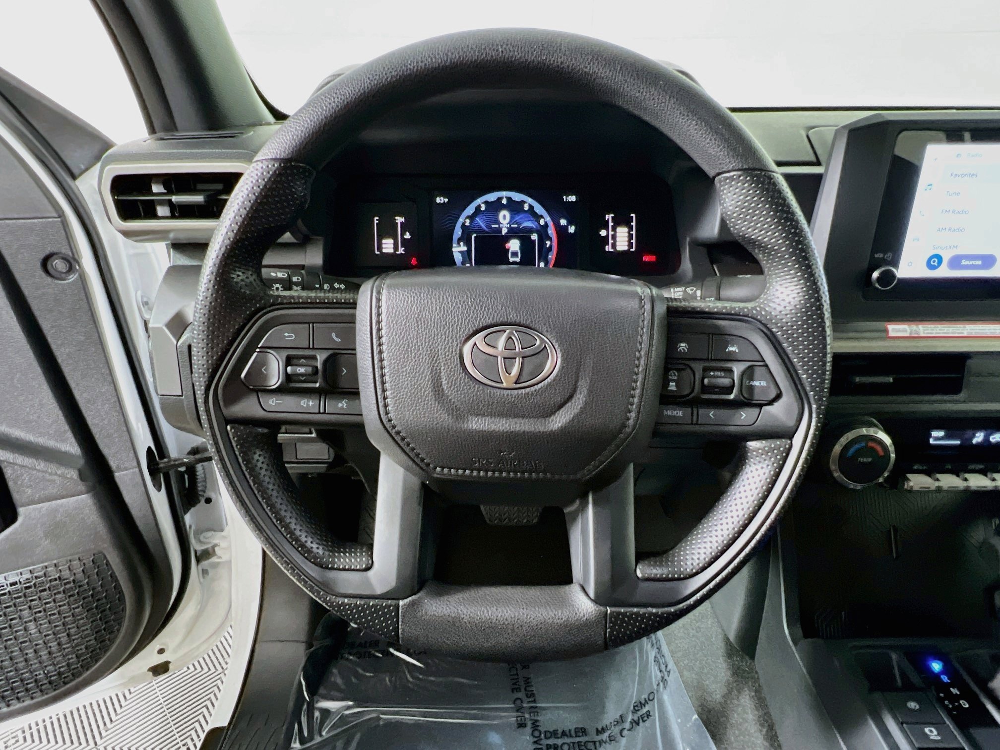 Used 2025 Toyota Tacoma SR5 AWD/4WD image 17