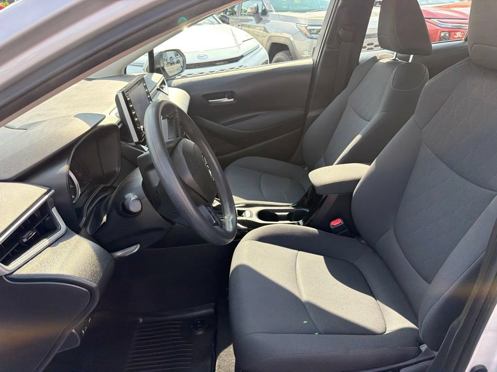 Used 2020 Toyota Corolla LE FWD image 18