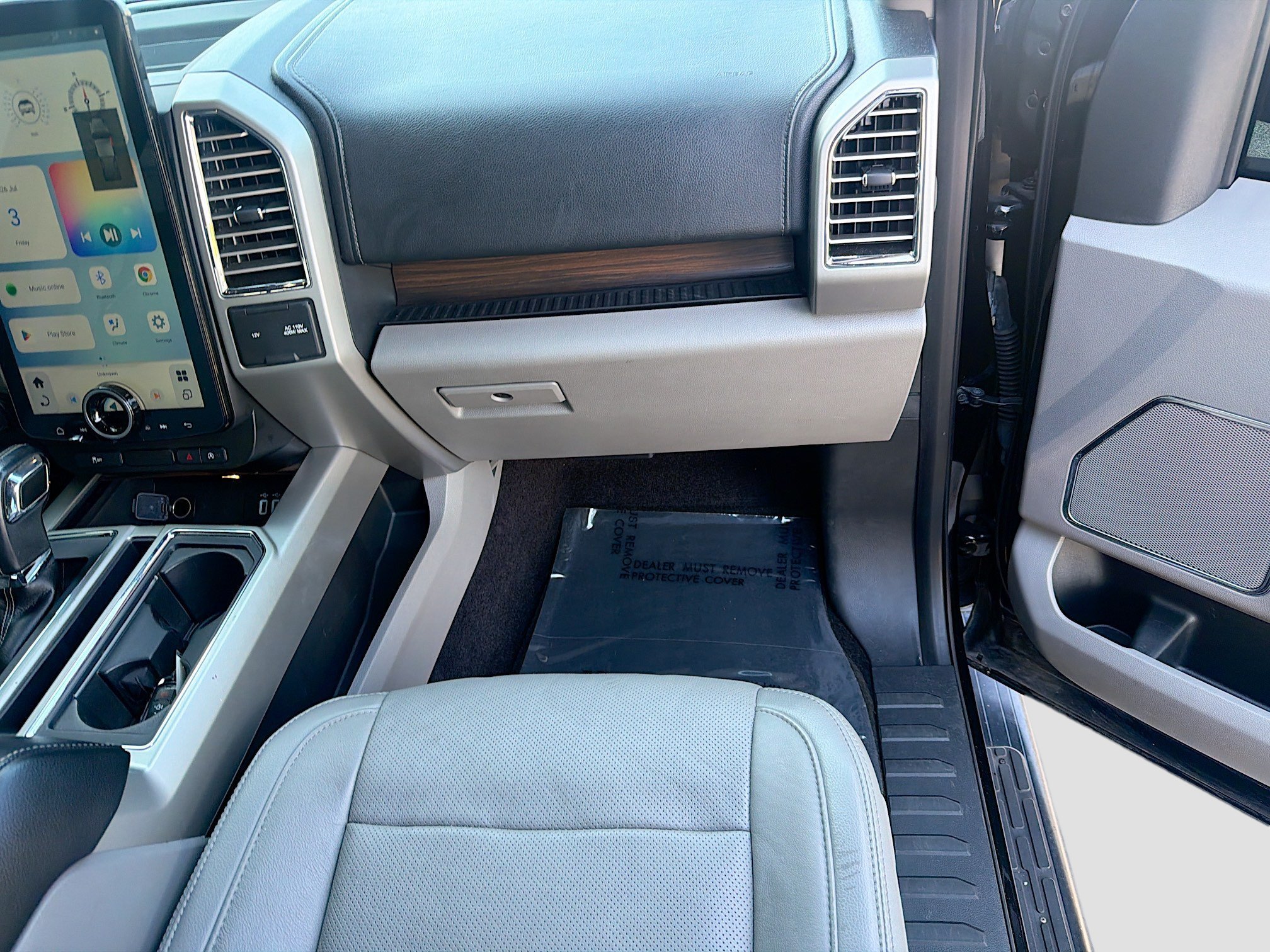 Used 2016 Ford F150 Lariat w/ Equipment Group 501A Mid RWD image 16