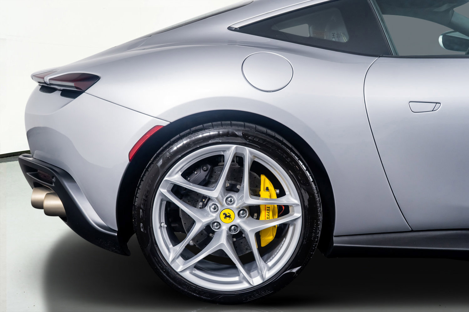 Used 2022 Ferrari Roma image 8