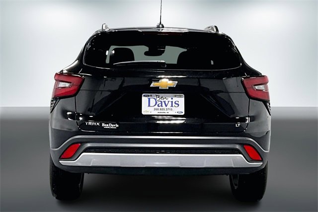 Used 2025 Chevrolet Trax LT w/ LT Convenience Package image 6