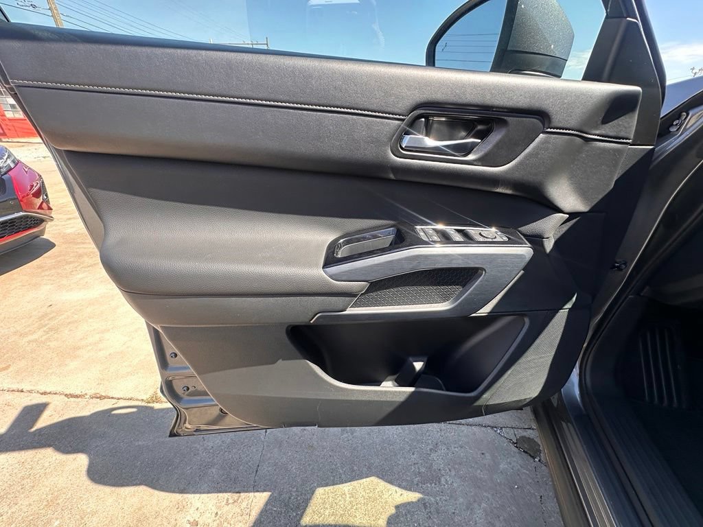 Certified 2025 Nissan Pathfinder SL AWD/4WD image 14