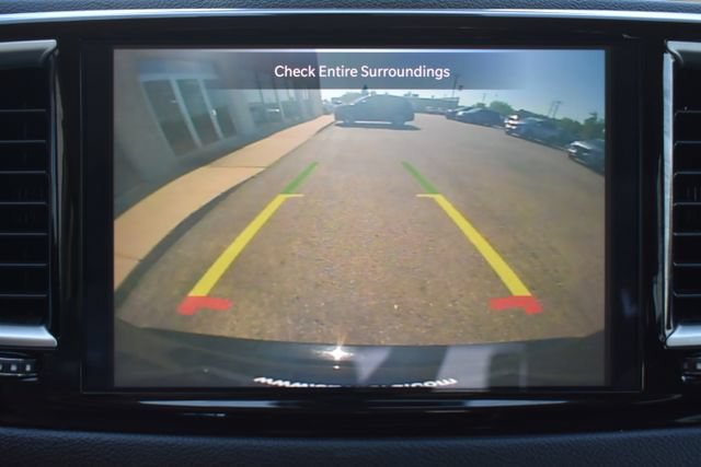 Used 2024 Chrysler Pacifica Touring-L FWD image 22