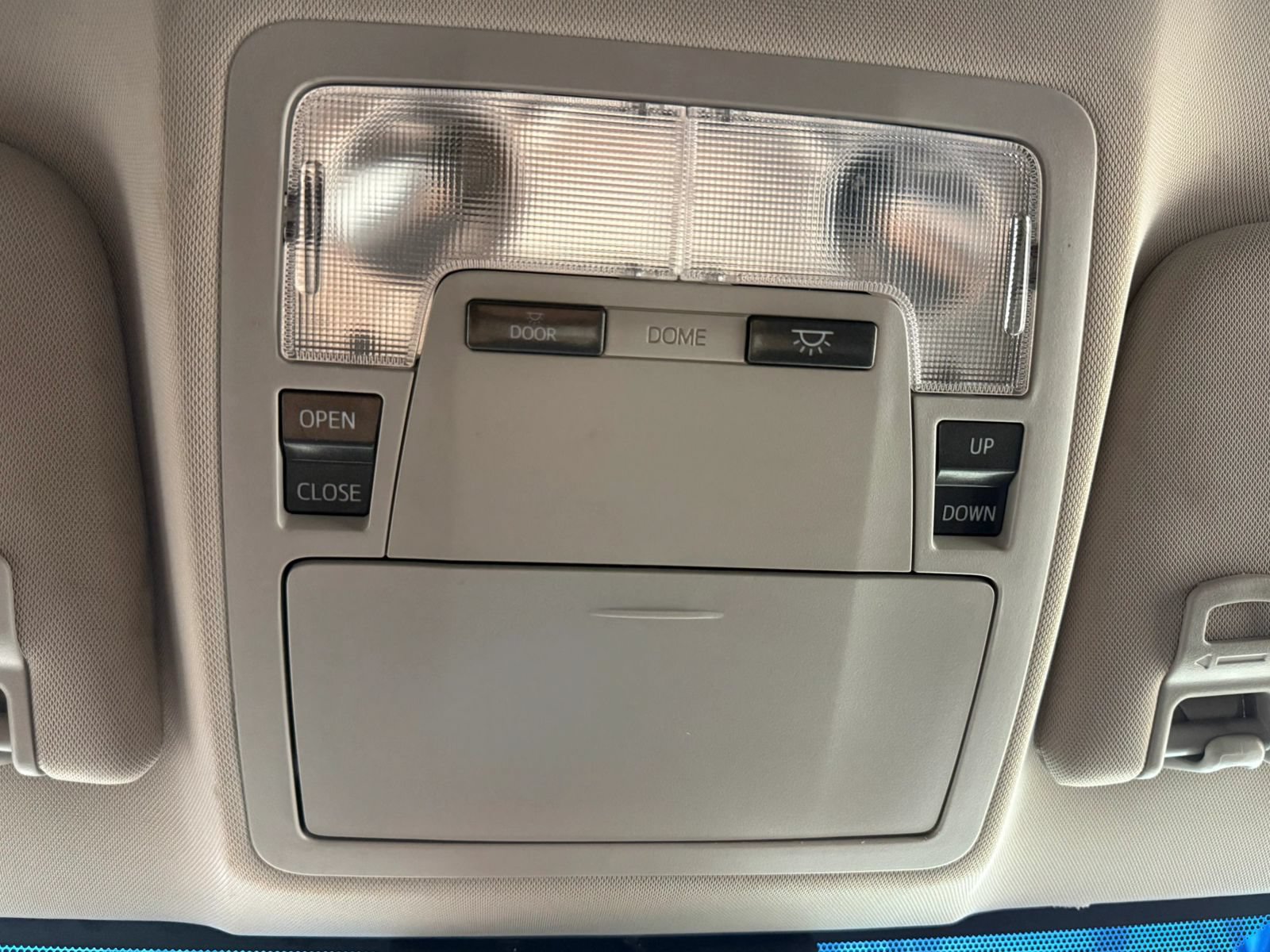 Used 2018 Toyota Avalon XLE Premium FWD image 35