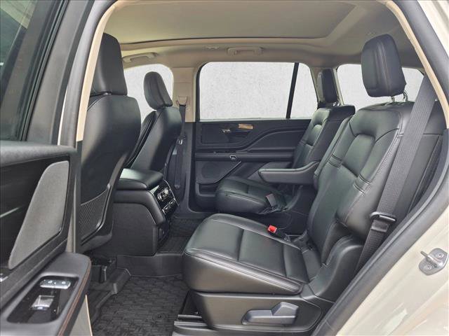 Used 2024 Lincoln Aviator 2WD w/ Premium Package image 19