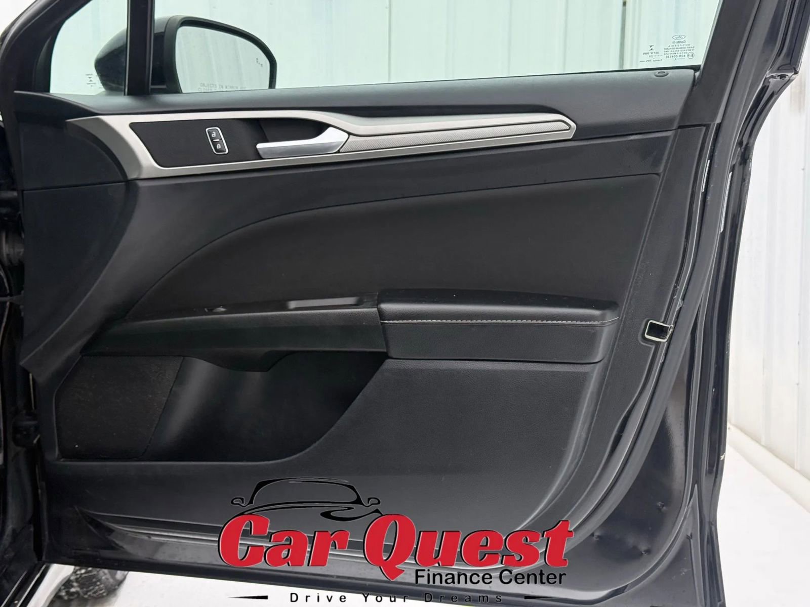 Used 2020 Ford Fusion SE image 18