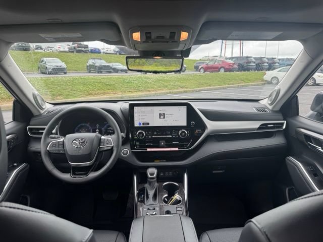 New 2026 Toyota Highlander Platinum AWD/4WD image 19