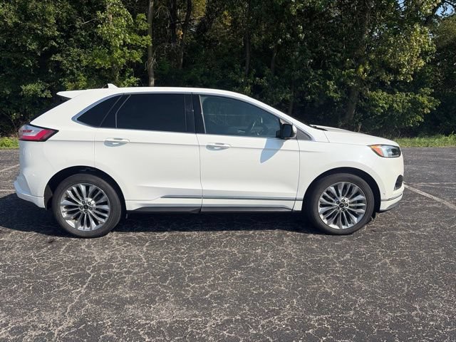 Used 2020 Ford Edge Titanium w/ Equipment Group 301A AWD/4WD image 9