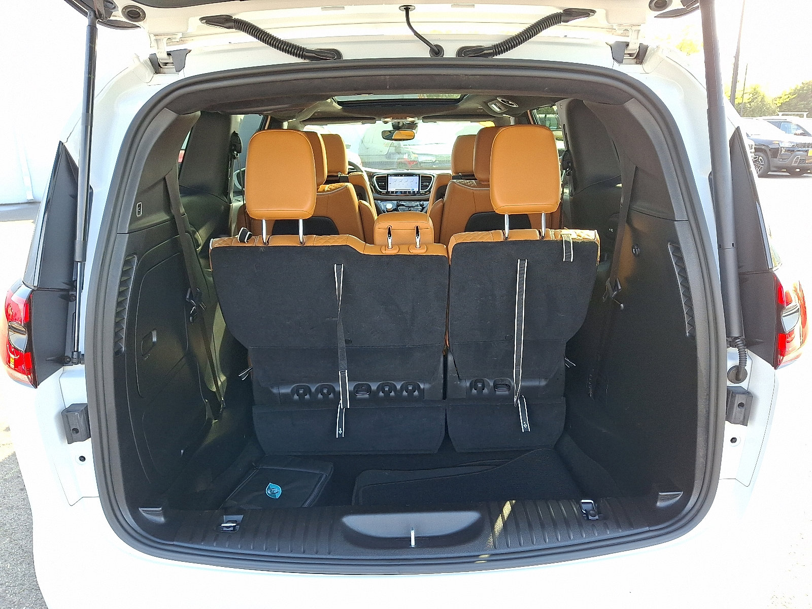 Certified 2022 Chrysler Pacifica Pinnacle FWD image 30