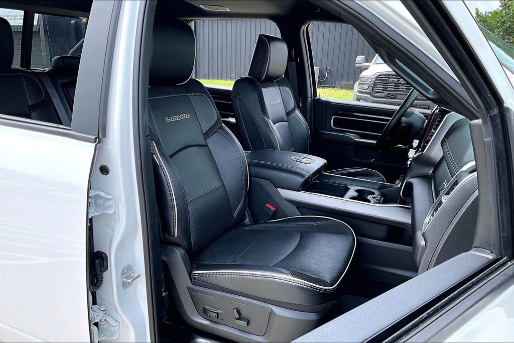 Used 2022 RAM 2500 Laramie w/ Night Edition AWD/4WD image 7