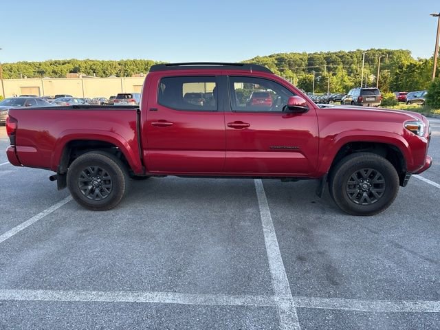 Certified 2022 Toyota Tacoma SR5 AWD/4WD image 4