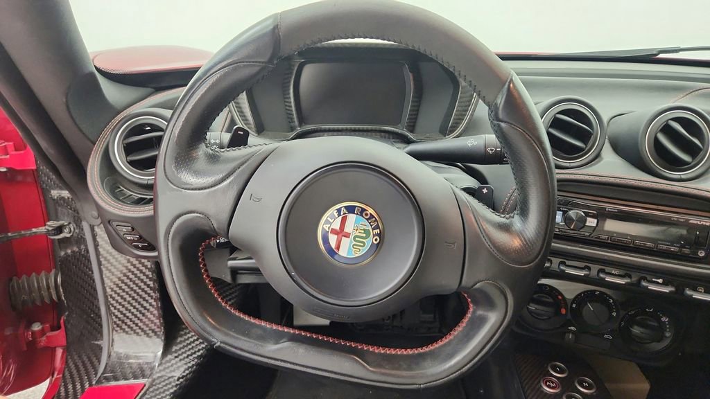 Used 2015 Alfa Romeo 4C Launch Edition w/ Convenience Group RWD image 26