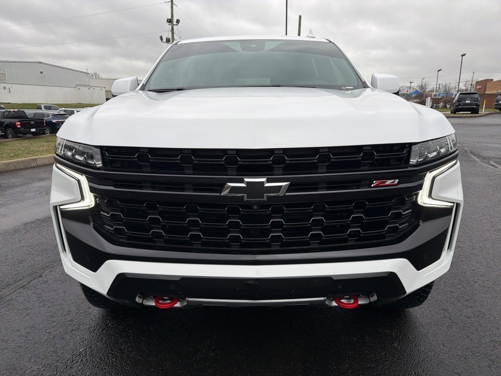 Used 2024 Chevrolet Suburban Z71 w/ Luxury Package image 2