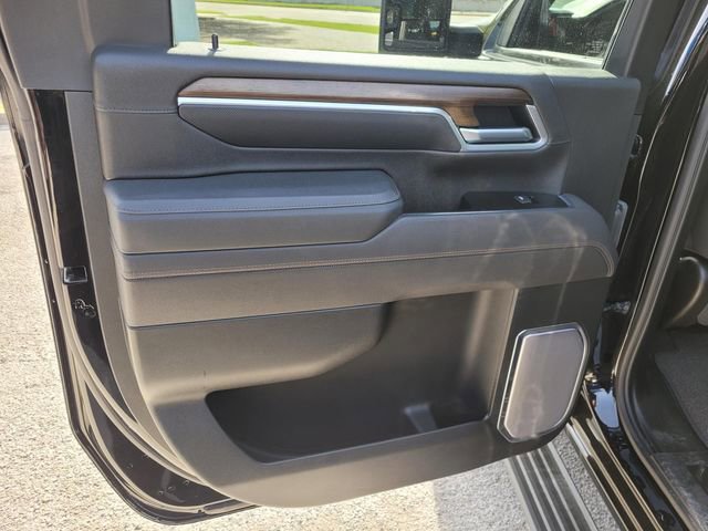 Used 2025 Chevrolet Silverado 2500 High Country w/ Midnight Edition image 16