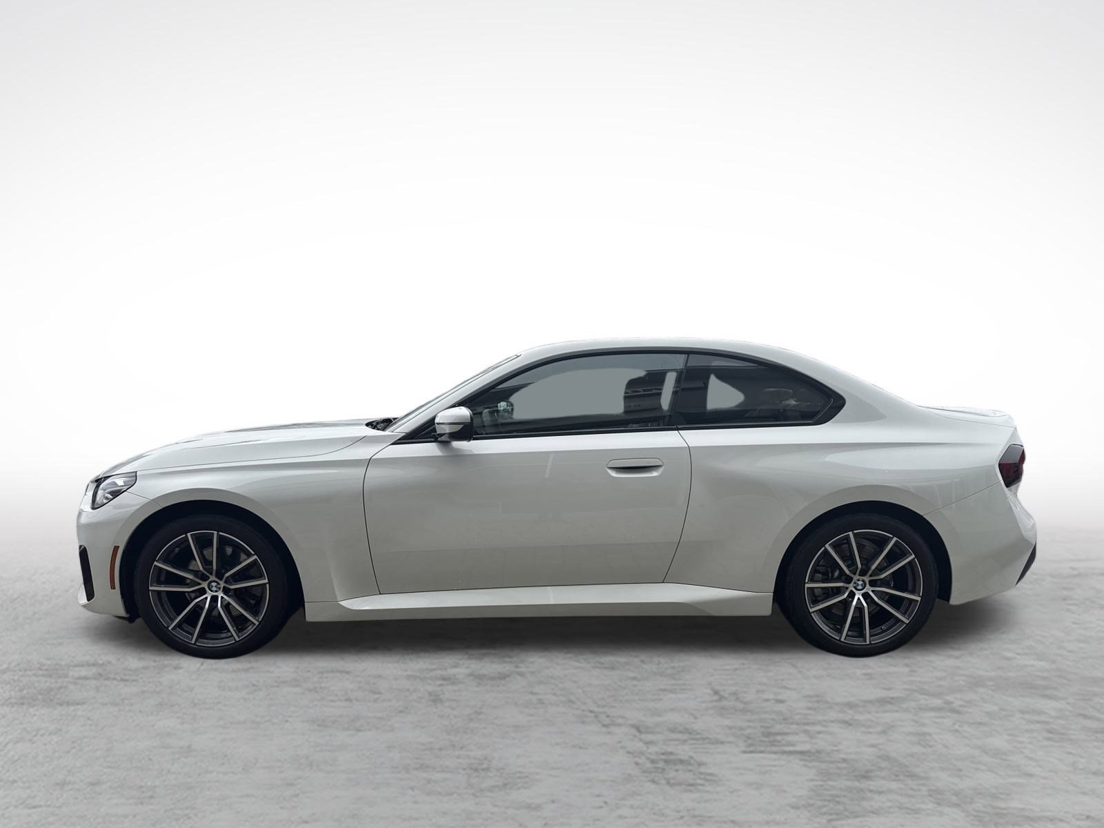 Used 2025 BMW 230i xDrive Coupe w/ Premium Package image 5