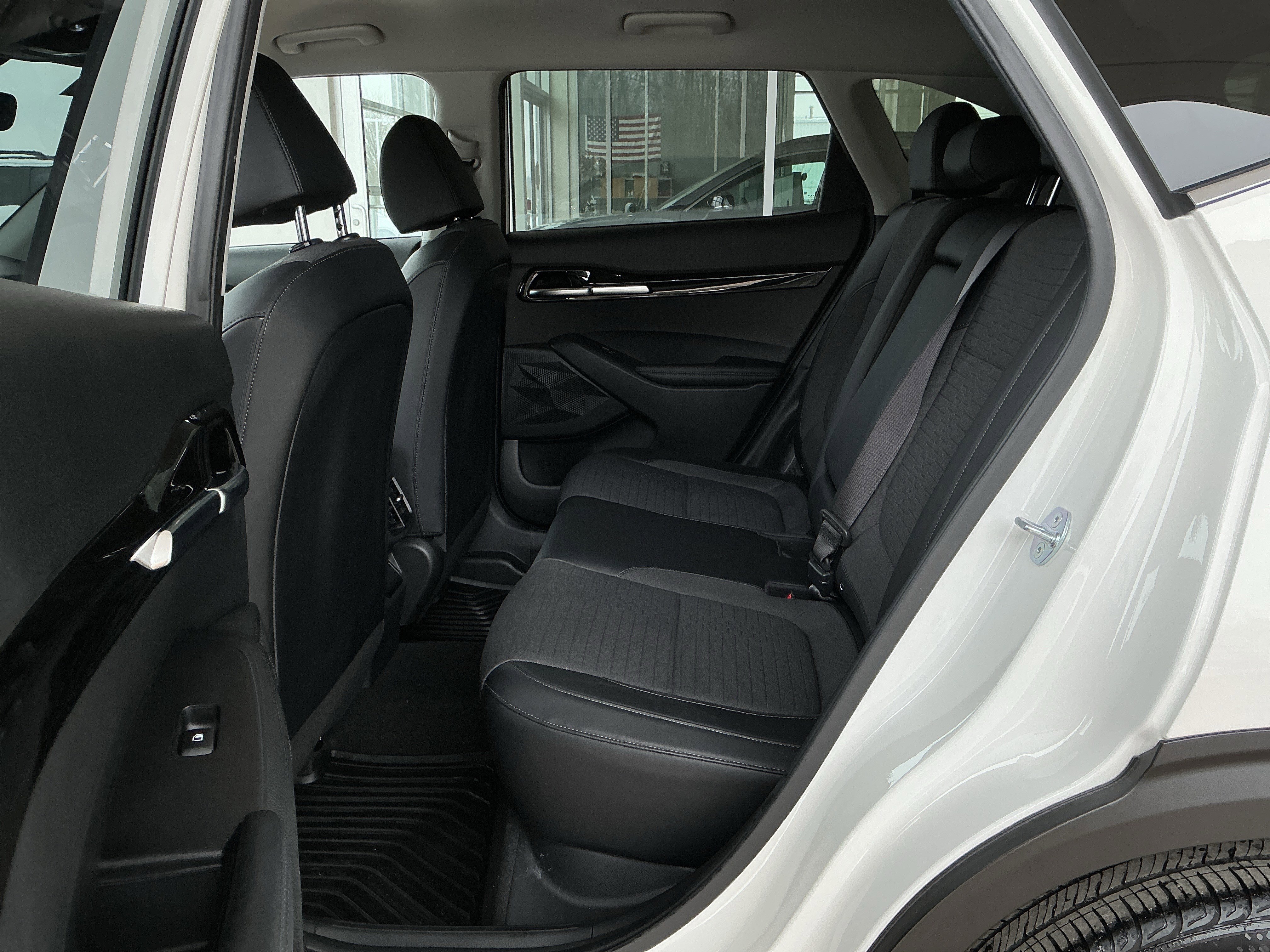 Used 2023 Kia Seltos S w/ Navigation Package image 18