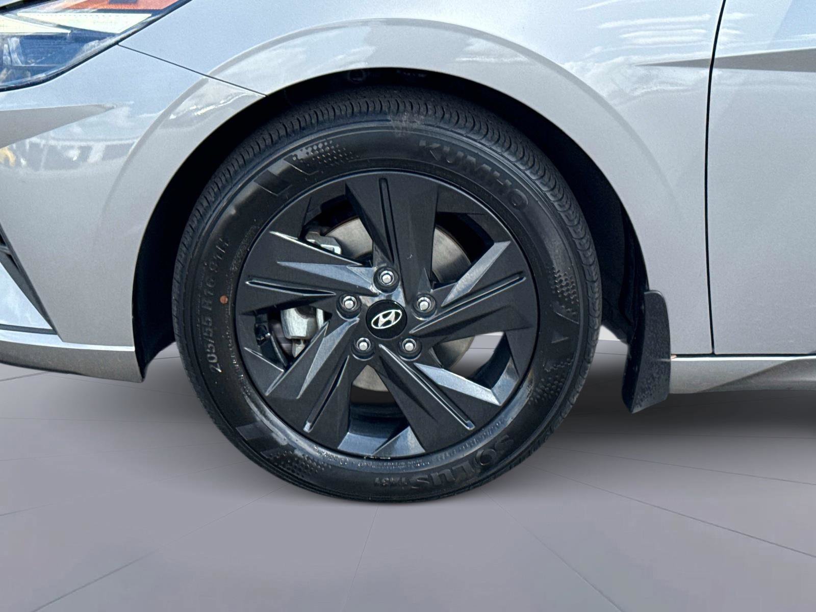 Used 2023 Hyundai Elantra SEL image 11