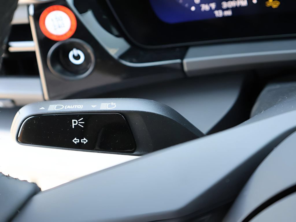 New 2025 Porsche Macan Electric RWD image 33
