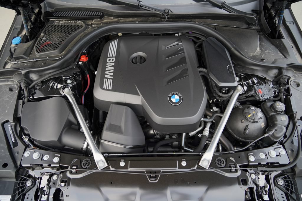 New 2027 BMW 530i xDrive w/ M Sport Package AWD/4WD image 21
