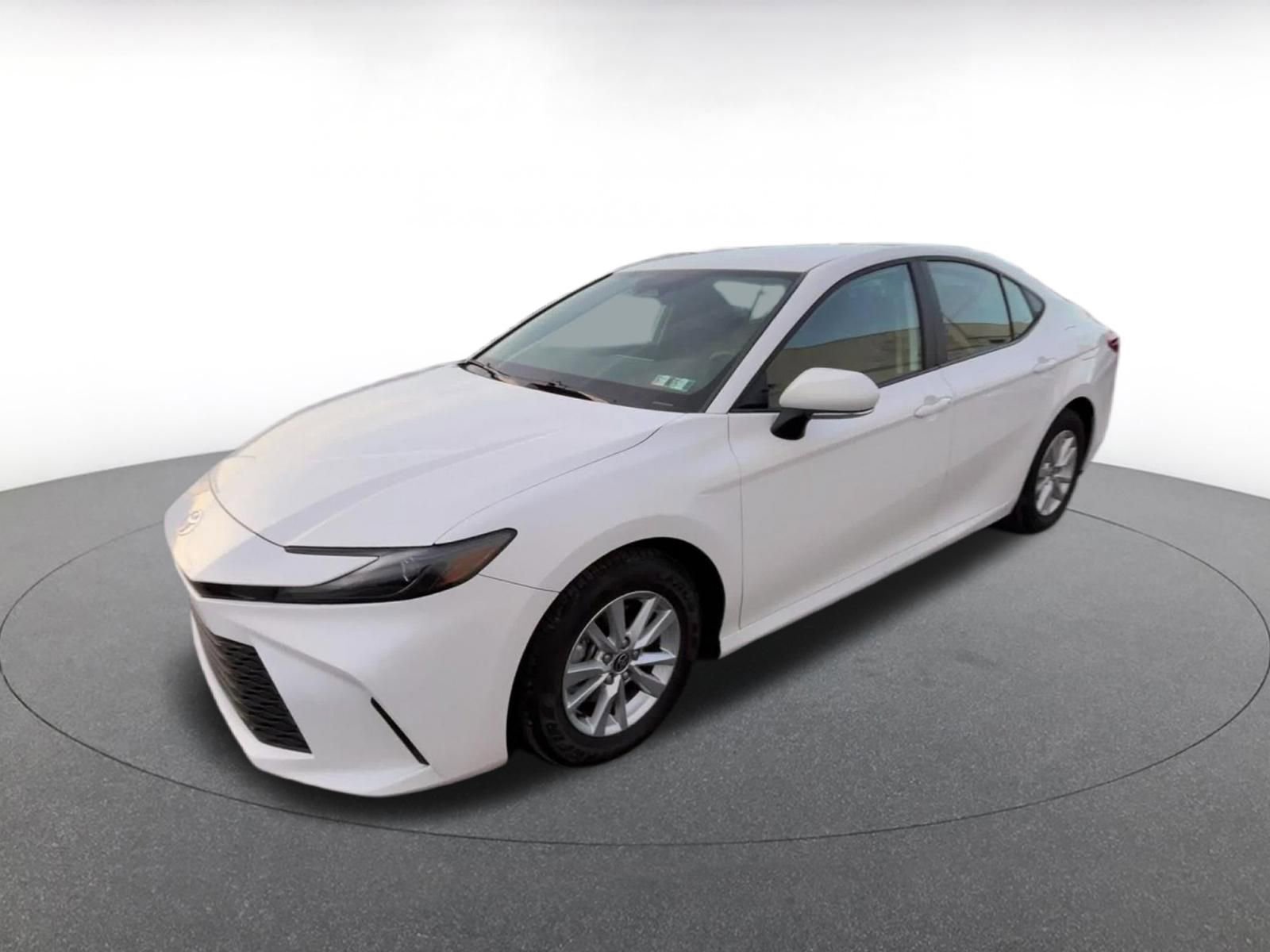 Used 2025 Toyota Camry LE FWD image 7