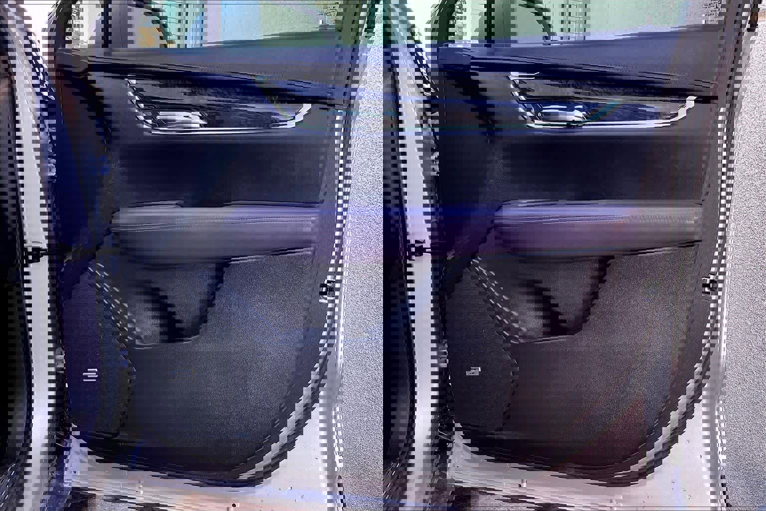 Used 2017 Cadillac XT5 Luxury w/ Driver Awareness Package image 22