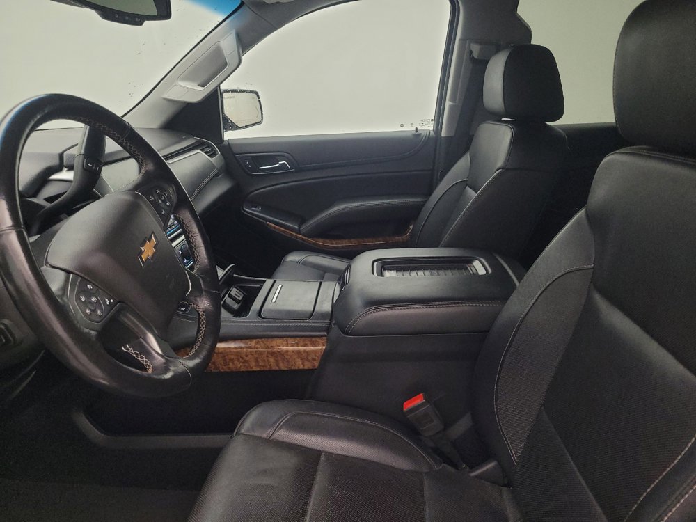 Used 2019 Chevrolet Suburban Premier AWD/4WD image 17