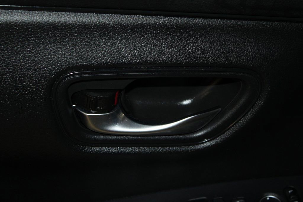 Used 2025 Honda HR-V EX-L image 8