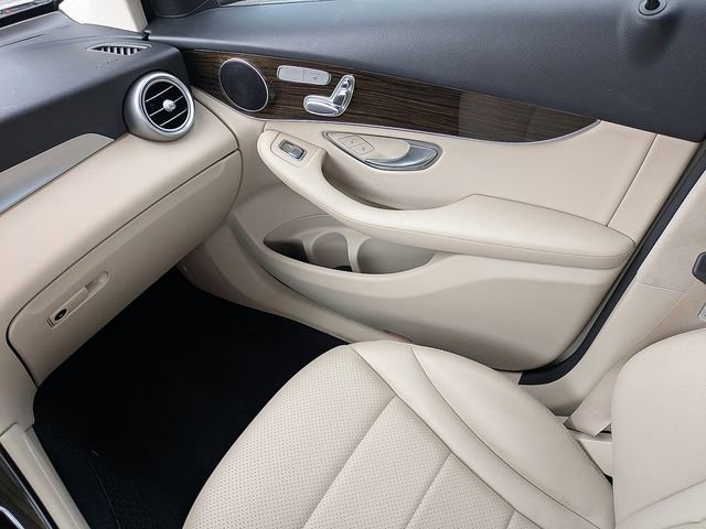 Used 2020 Mercedes-Benz GLC 300 image 15