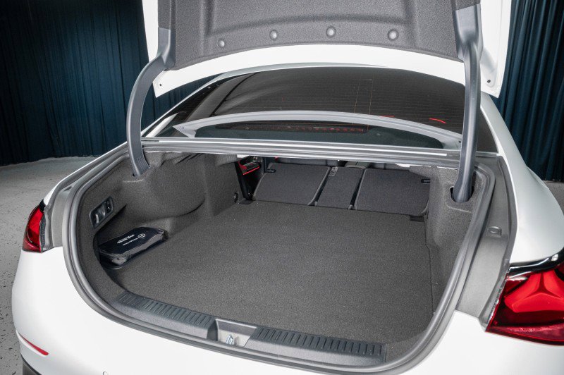 New 2026 Mercedes-Benz E 53 AMG e 4MATIC Sedan image 7