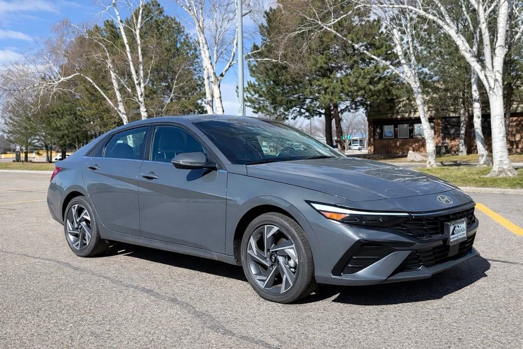 New 2026 Hyundai Elantra Limited image 2