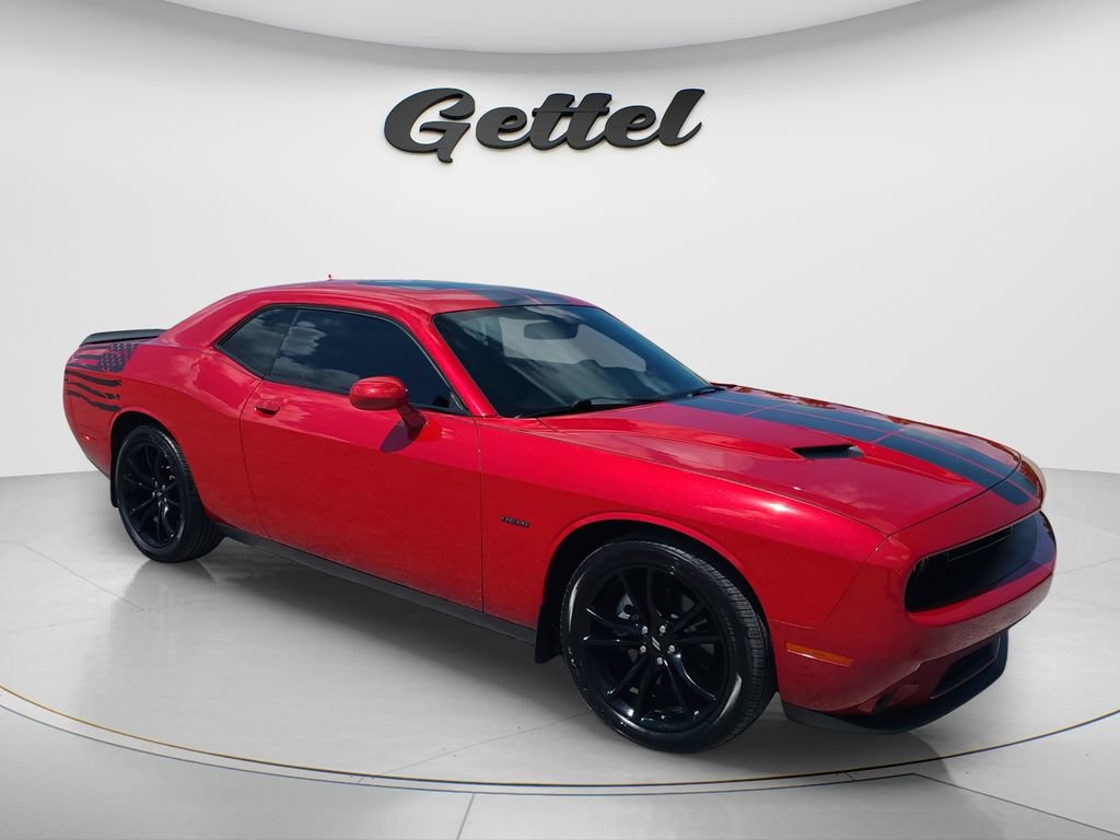 Used 2018 Dodge Challenger R/T w/ Blacktop Package RWD image 3