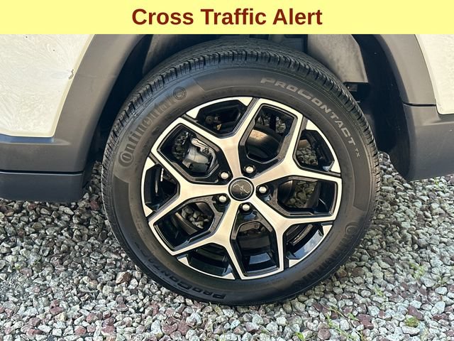Used 2025 Jeep Compass Limited AWD/4WD image 9
