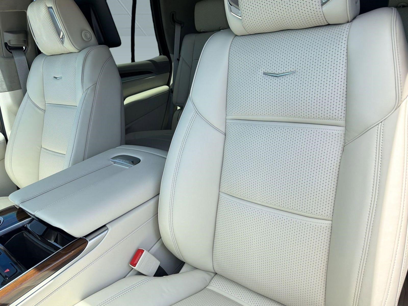 Certified 2026 Cadillac Escalade Platinum Sport w/ LPO, Floor Liner Package image 24