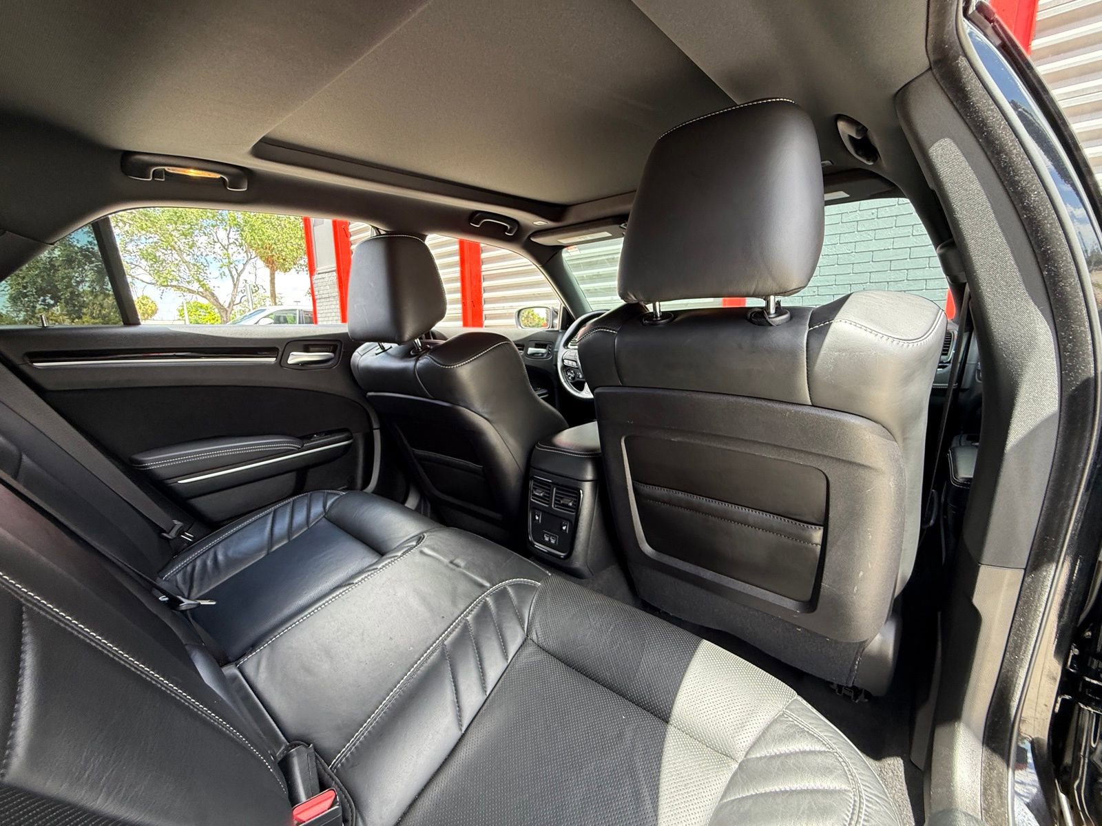 Used 2023 Chrysler 300 C image 17