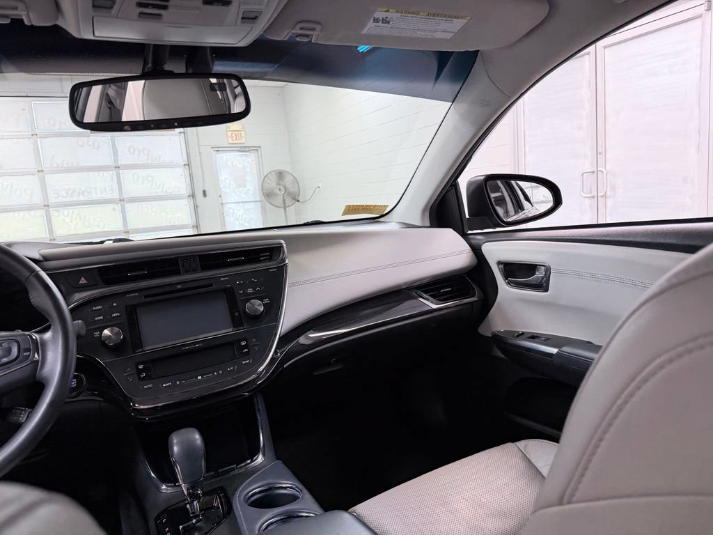 Used 2015 Toyota Avalon Limited FWD image 30