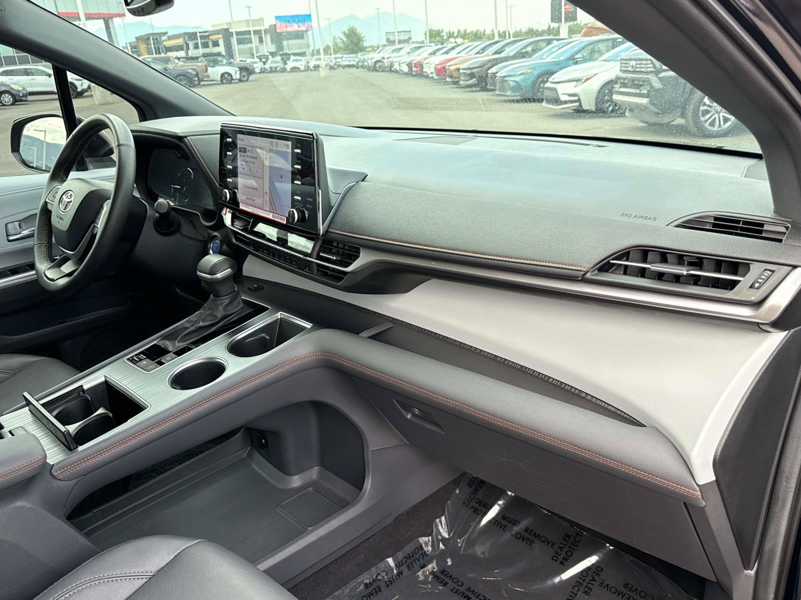 Used 2024 Toyota Sienna XSE FWD image 20