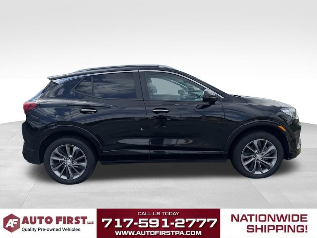 Used 2022 Buick Encore GX Select w/ Sport Touring Package AWD/4WD image 2