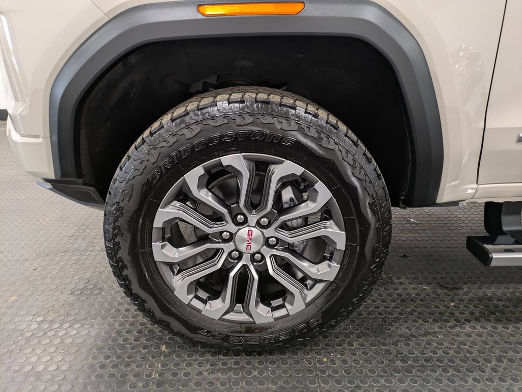 Used 2026 GMC Canyon Denali AWD/4WD image 7