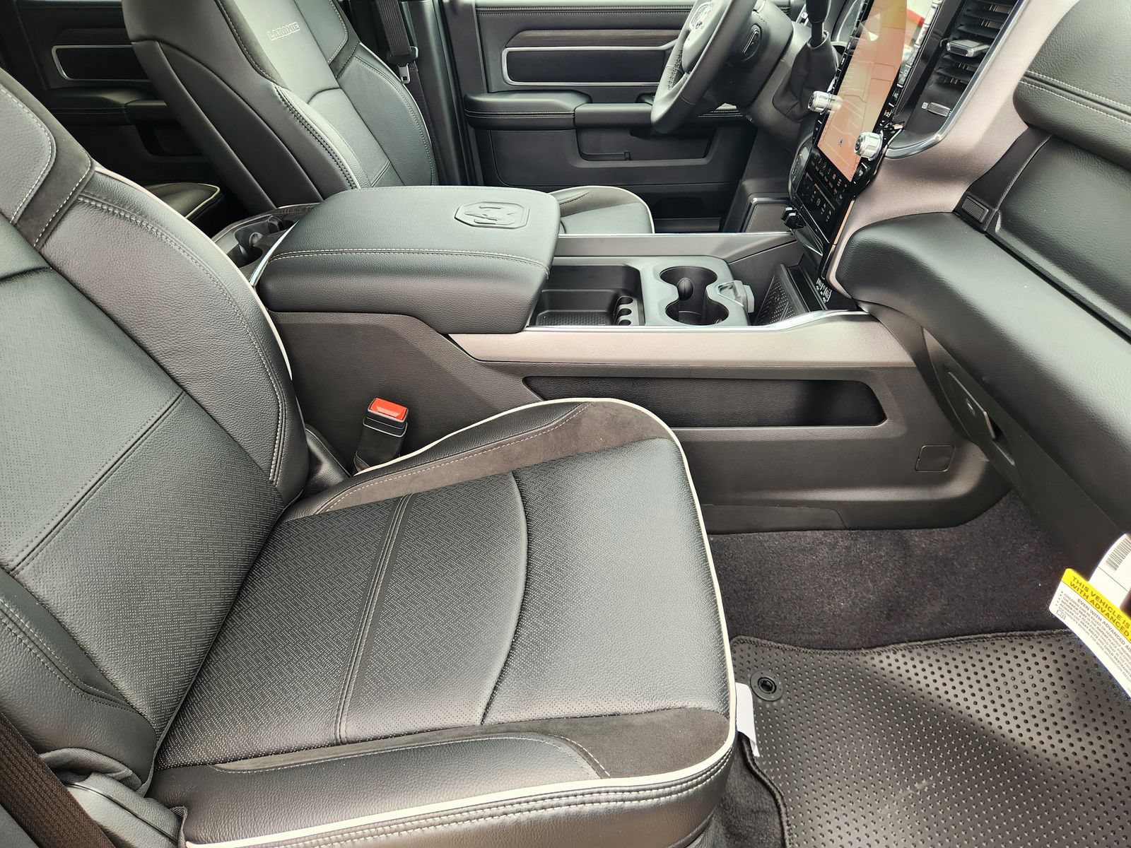 New 2026 RAM 3500 Laramie AWD/4WD image 10
