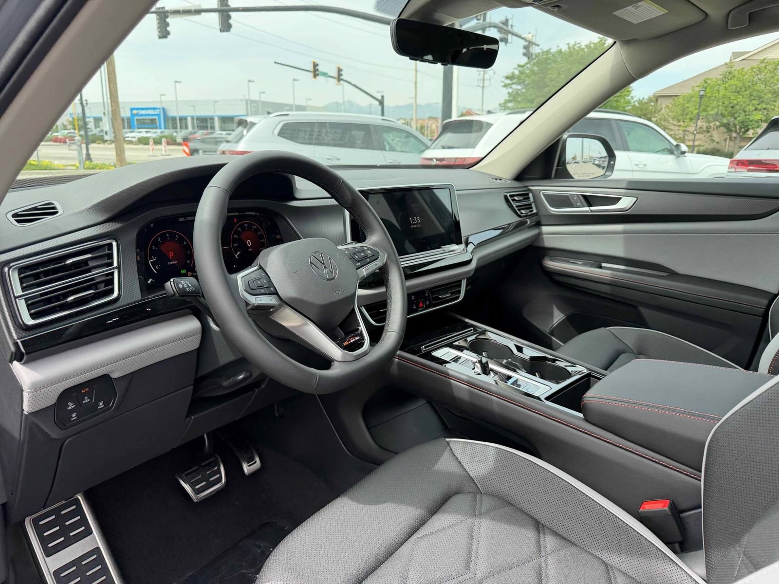 New 2026 Volkswagen Atlas Peak Edition AWD/4WD image 3