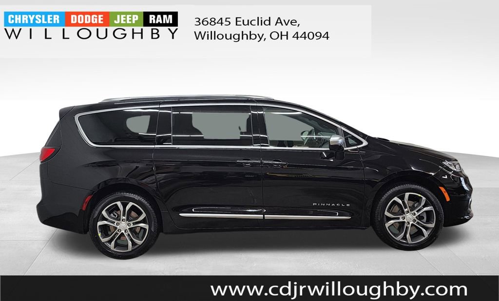 New 2026 Chrysler Pacifica Pinnacle image 4