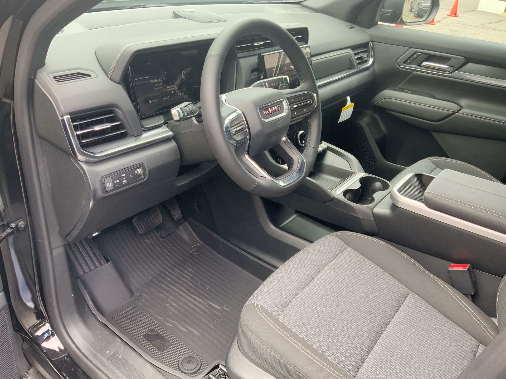 New 2027 GMC Terrain Elevation w/ LPO, Floor Liner Package AWD/4WD image 33