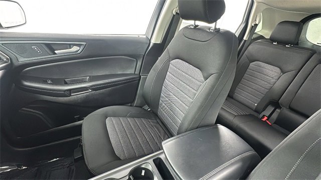 Used 2024 Ford Edge SE image 13