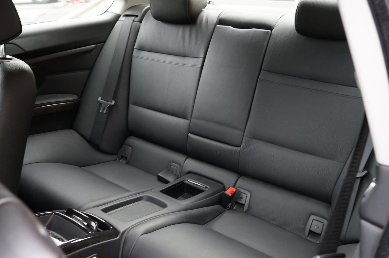 Used 2011 BMW 335i Coupe image 21