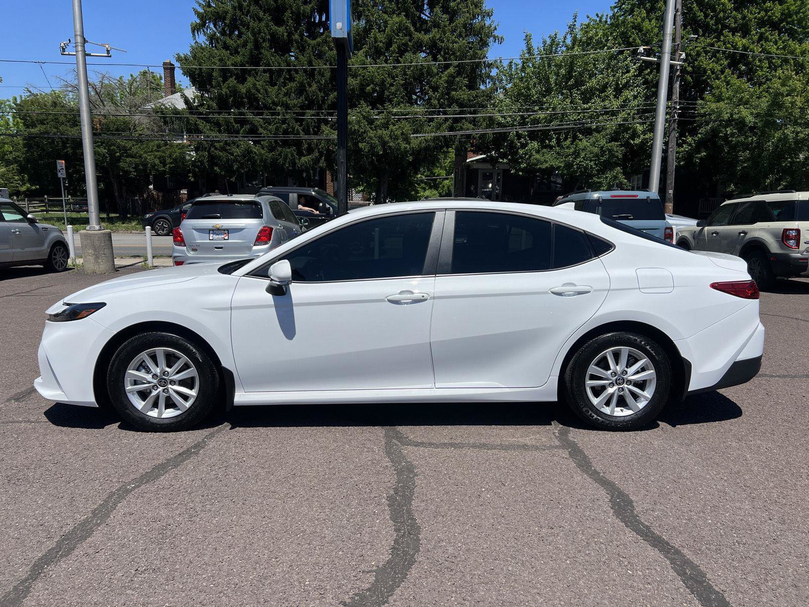 Used 2025 Toyota Camry LE w/ Convenience Package FWD image 4