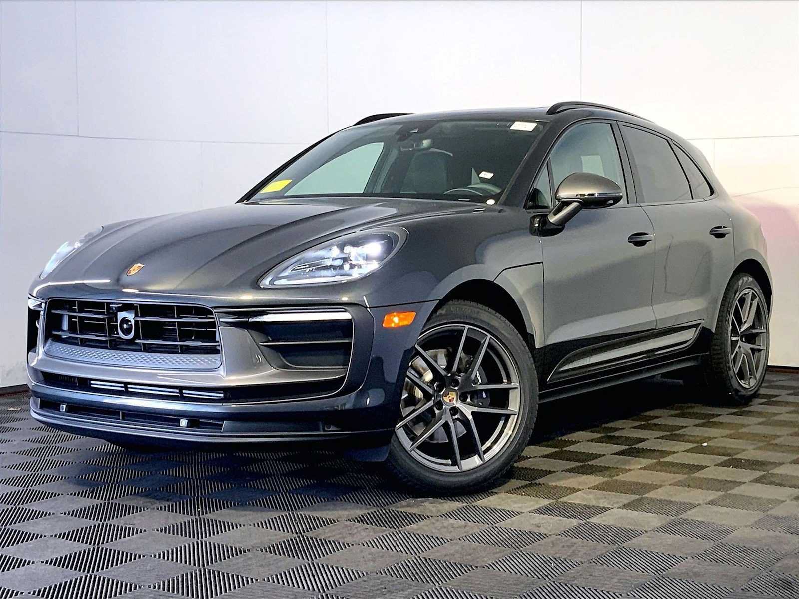New 2026 Porsche Macan AWD/4WD image 1