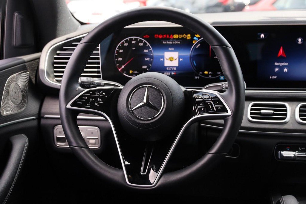 Used 2025 Mercedes-Benz GLE 450e 4MATIC image 27