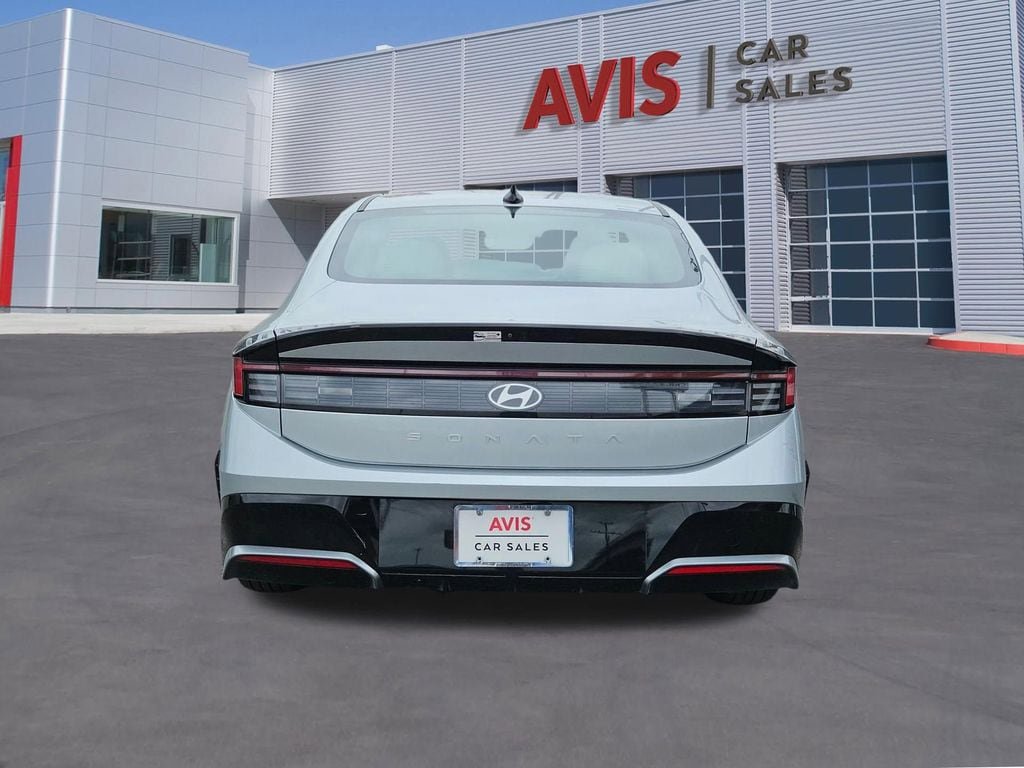 Used 2025 Hyundai Sonata SEL FWD image 5