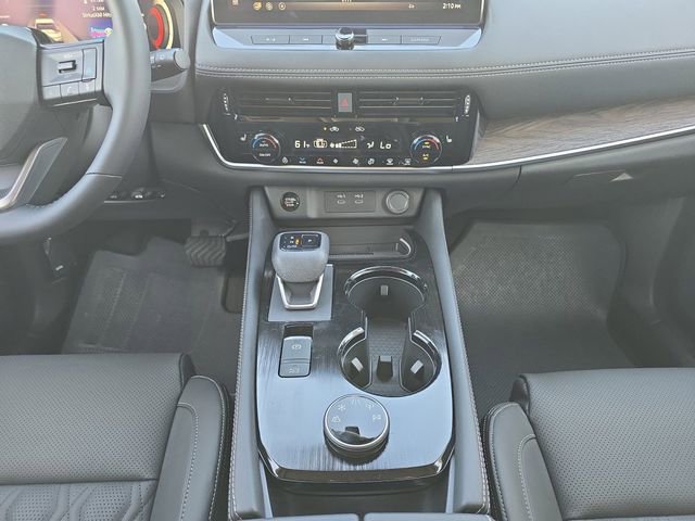 New 2026 Nissan Rogue Platinum image 3